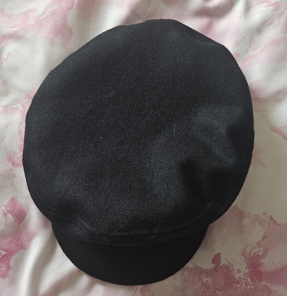🔴Ingni Gyaru Black Felt Paperboy Cap Hat with Gold Horsebit Buckle - Picture 6 of 7